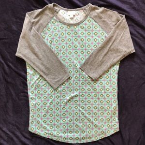 EUC LuLaRoe Randy Baseball Tee